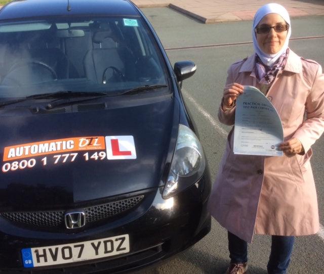 Load image into Gallery viewer, 15-Hour Intensive Driving Course - Master the Road in Just Days
Our 15-hour intensive driving course is perfect for experienced learners who are looking to refine their skills and quickly prepare for their driving test. Designed for those with a solid foundation in driving, this course will address any problem areas, build confidence, and ensure you're fully prepared for test day.
Is This Course Right for You?
The 15-hour course is ideal if you:
Have prior driving experience and need extra time to po