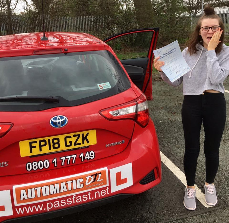 Load image into Gallery viewer, The 30-hour course is perfect if you:
Need additional practice time to gain confidence.
Want thorough preparation for every part of the test.
Are looking for a course that provides extensive feedback on your progress
What the 30-Hour Intensive Course Shrewsbury Covers
Our structured curriculum addresses specific needs, including:
Mock Driving Test