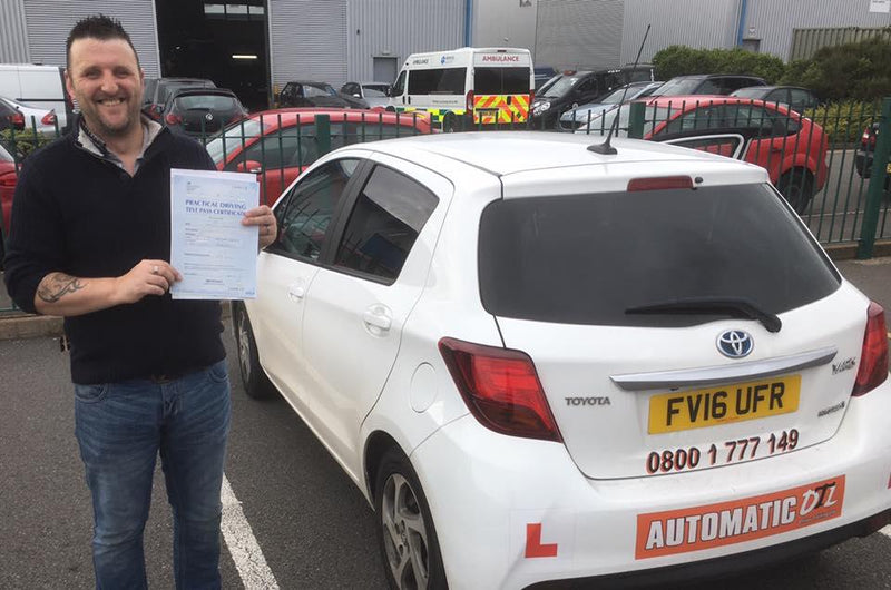 Load image into Gallery viewer, 30-Hour Intensive Driving Course Shrewsbury - Ideal for Learners Needing More Practice
Our 30-hour intensive course is designed for learners who need more time to build confidence and master complex driving manoeuvres. With extensive practice and instructor guidance, this course ensures you’re ready to pass your driving test smoothly.
Why Pass with Driver Training Ltd?
Fast-tracked Practical Driving Test: Skip the queues and get your test booked quickly.
Flexible Courses with Flexible Payments: Choose fr